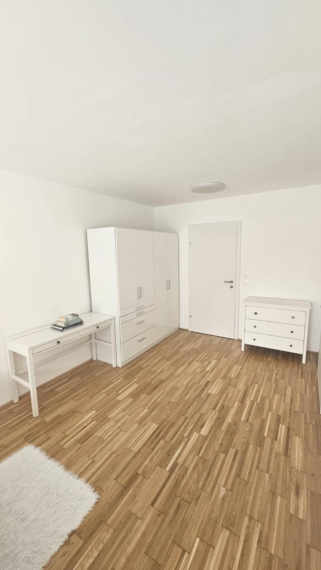 - Favoriten Apartament *